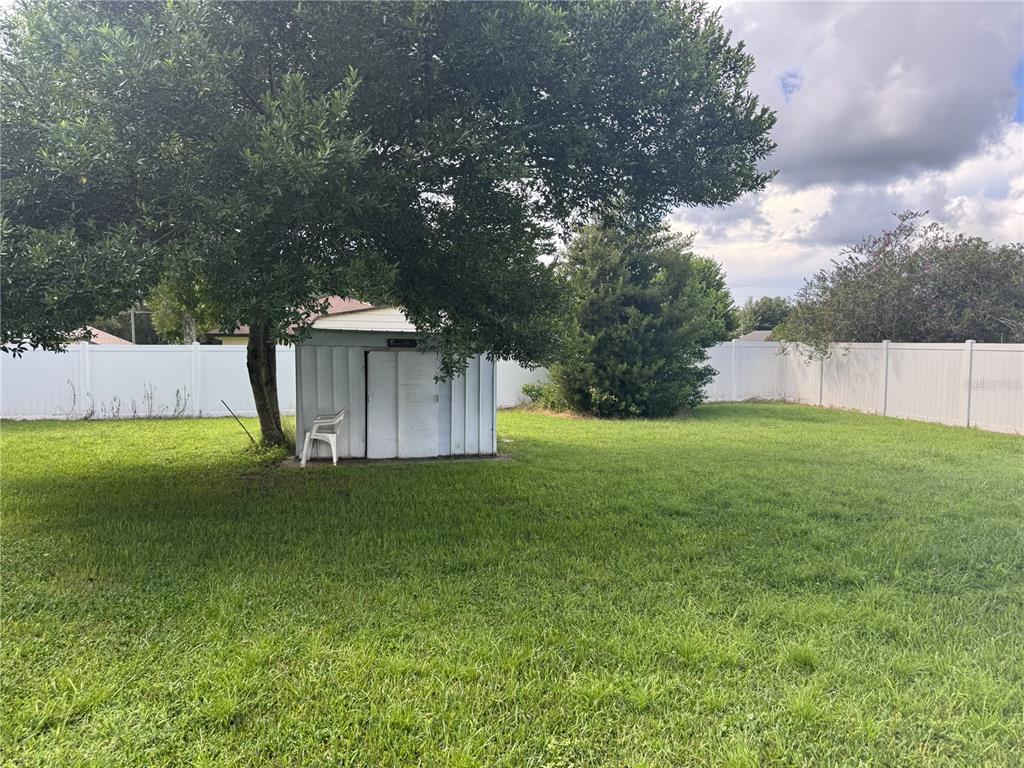 21570 SW RAINTREE STREET, DUNNELLON, FL — photo 5 of 25