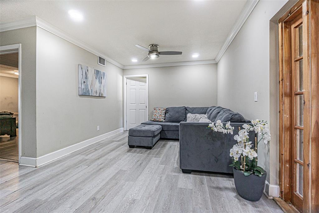 6811 MITCHELL CIRCLE, TAMPA, FL — photo 5 of 26