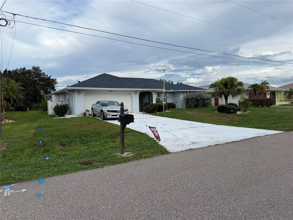2082 ONONDAGA LANE