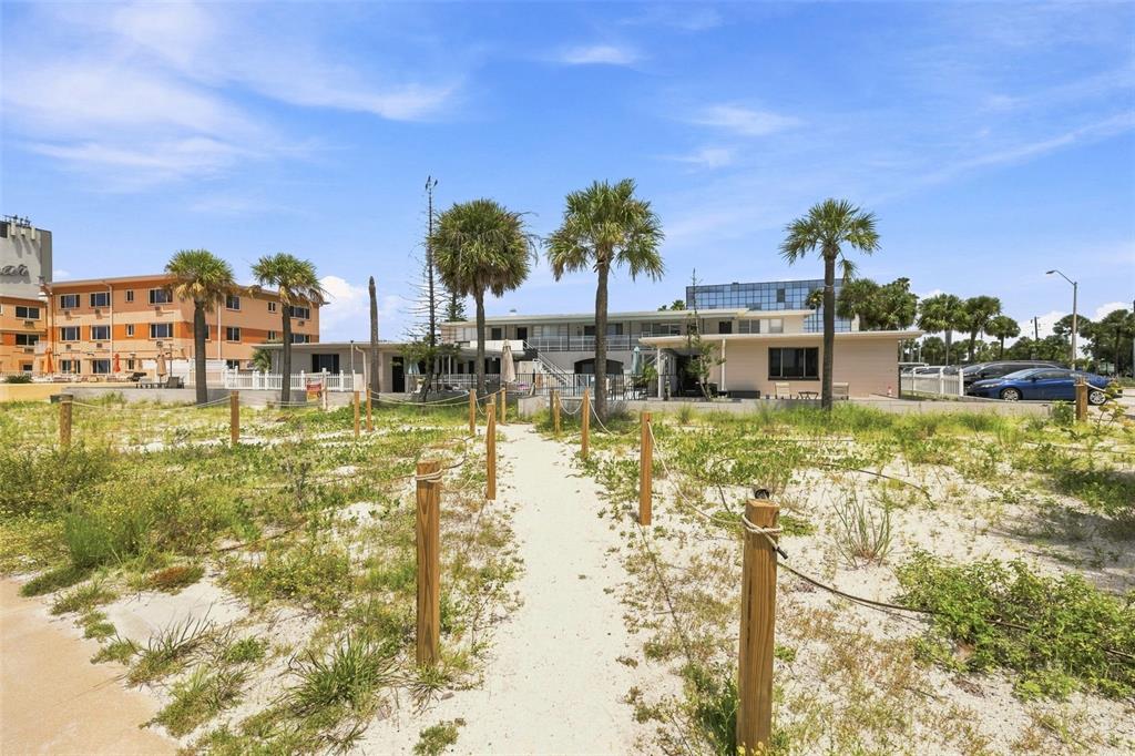 10450 GULF BOULEVARD, TREASURE ISLAND, FL — photo 4 of 35