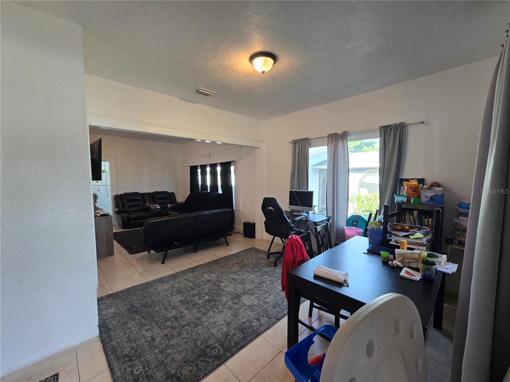 4502 9TH AVENUE S, ST PETERSBURG, FL — photo 5 of 40
