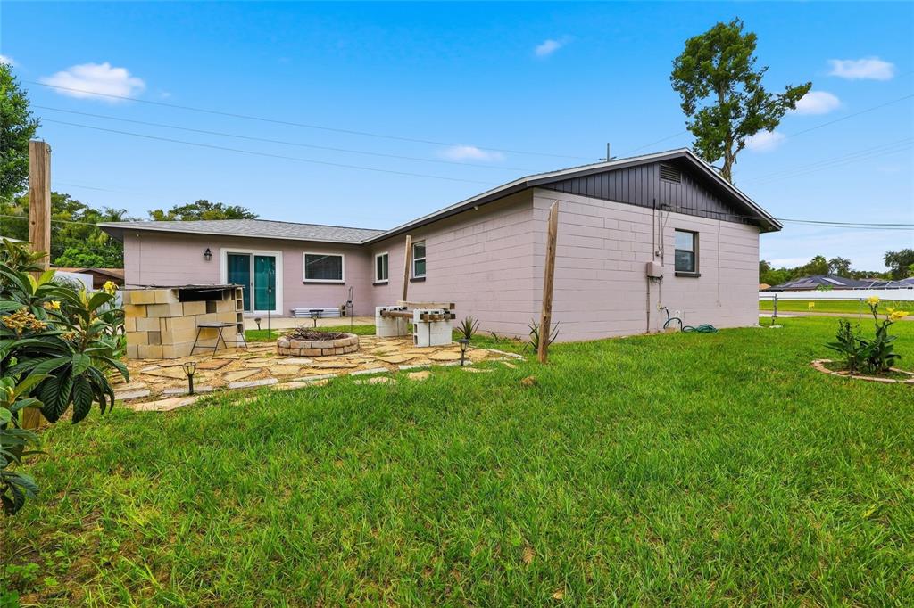 201 E WHEELER ROAD, SEFFNER, FL — photo 3 of 30
