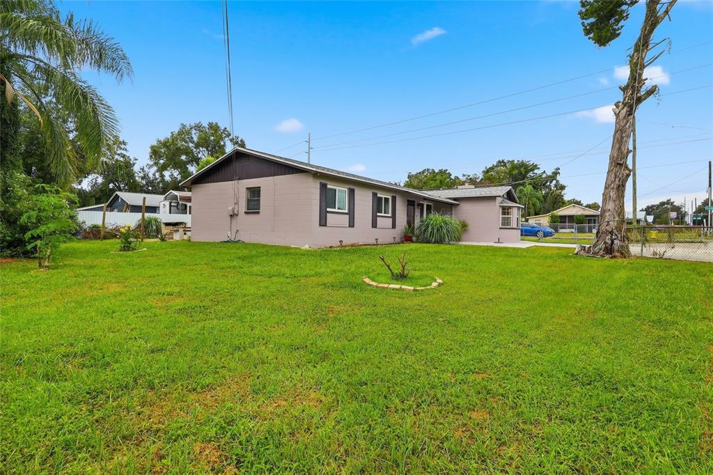 201 E WHEELER ROAD, SEFFNER, FL — photo 5 of 30