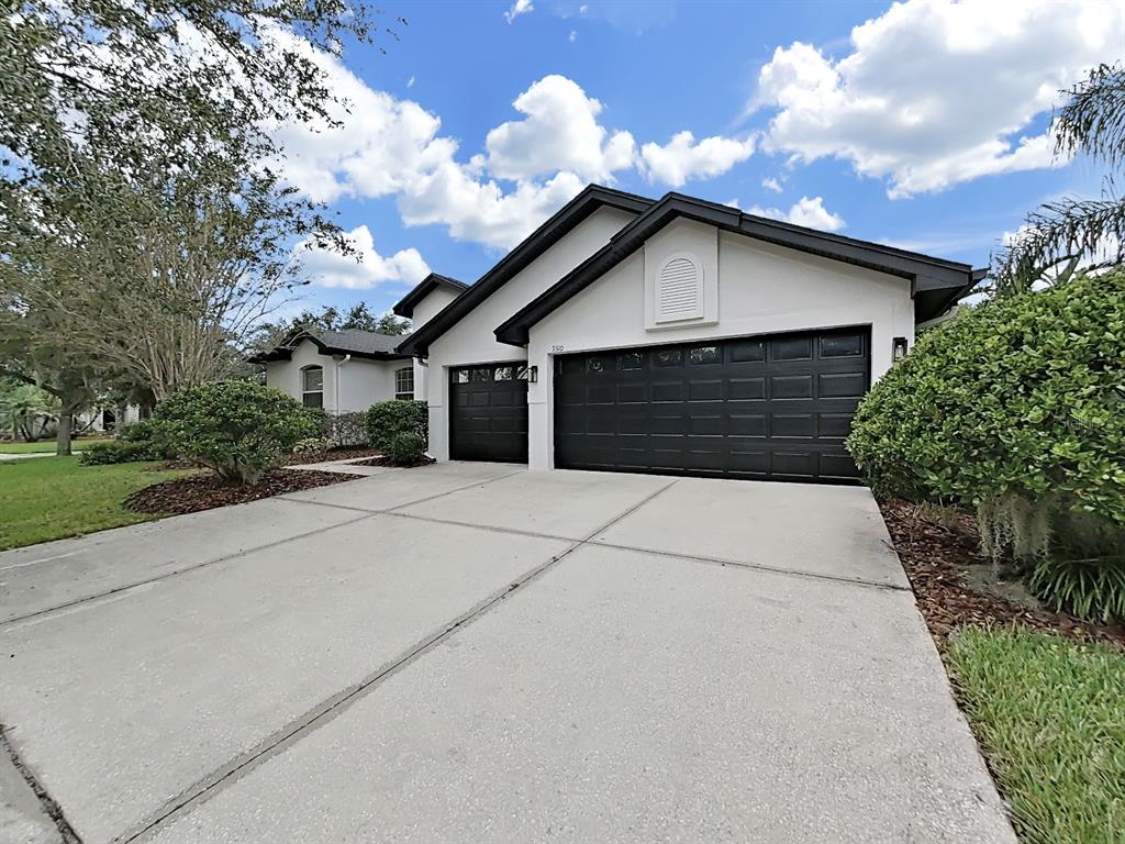 9310 MANGROVE COURT, TAMPA, FL — photo 3 of 30