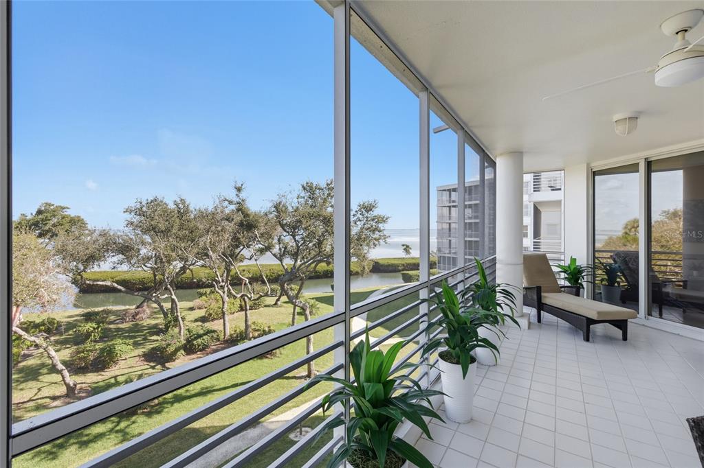 2550 HARBOURSIDE DRIVE UNIT 333
