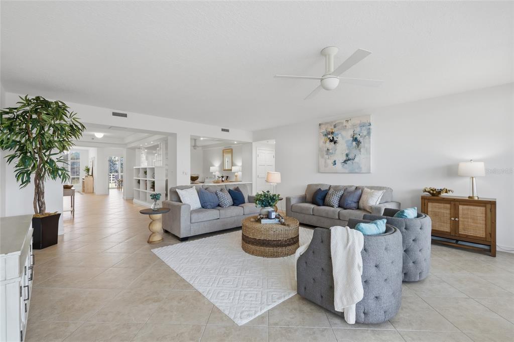 2550 HARBOURSIDE DRIVE UNIT 333, LONGBOAT KEY, FL — photo 3 of 30