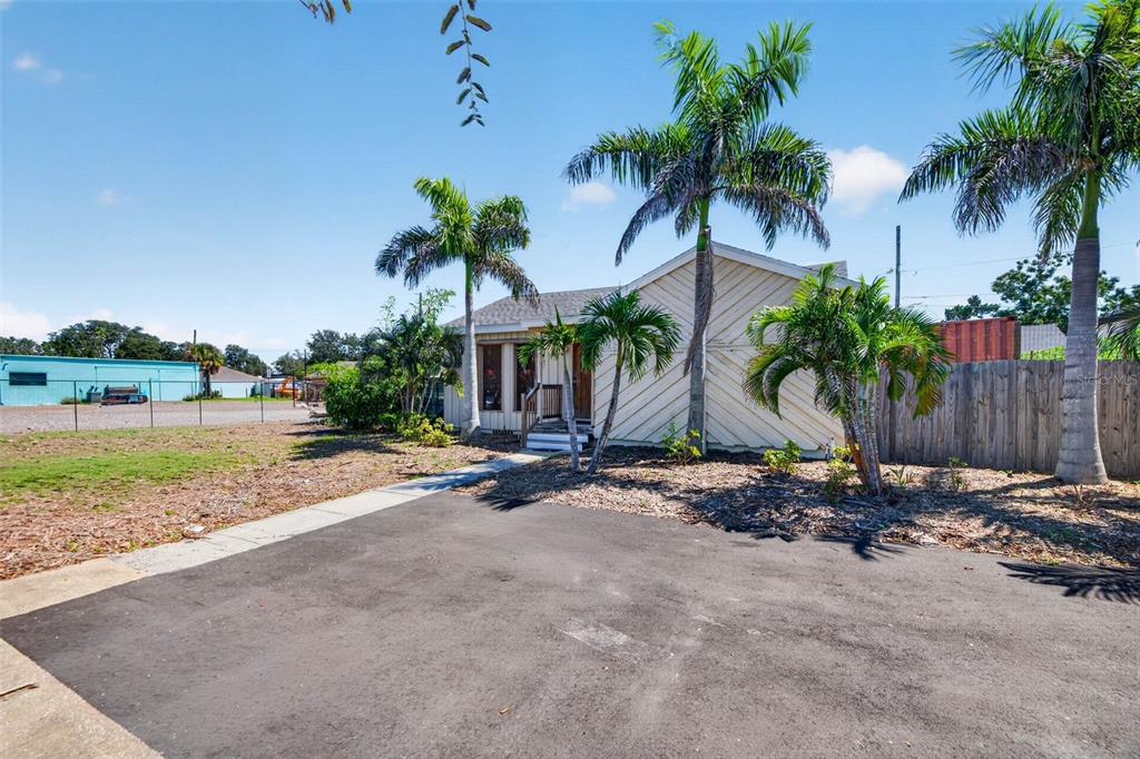 1000 49TH STREET S, ST PETERSBURG, FL — photo 2 of 6