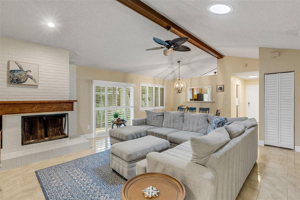 1889 SPRINGWOOD CIRCLE N, CLEARWATER, FL — photo 3 of 30