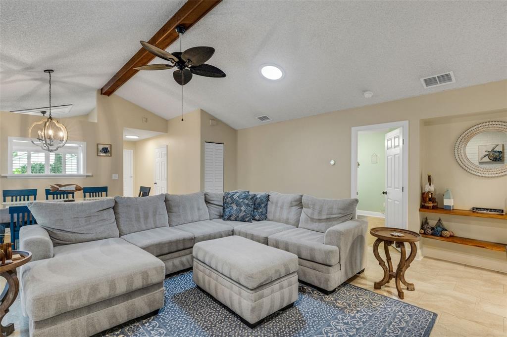 1889 SPRINGWOOD CIRCLE N, CLEARWATER, FL — photo 4 of 30