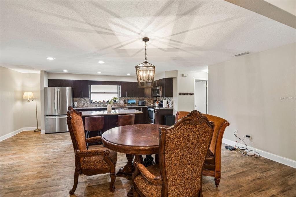 1175 SAN CARLOS AVENUE NE, ST PETERSBURG, FL — photo 5 of 30