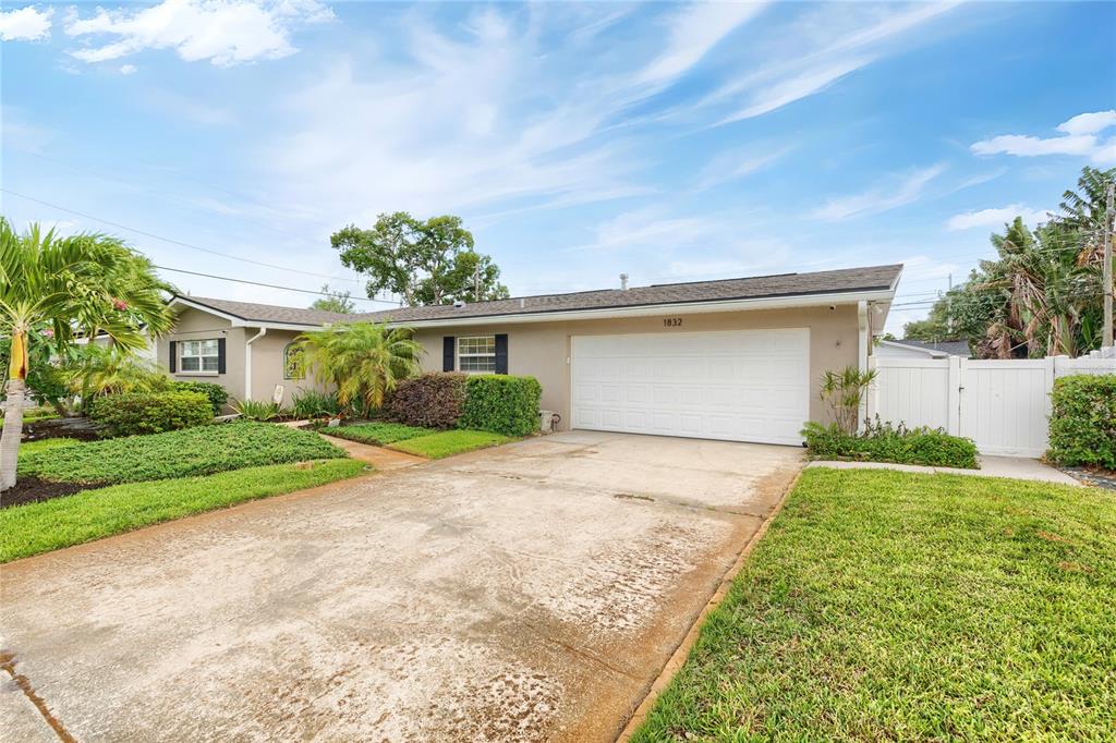 1832 69TH AVENUE S, ST PETERSBURG, FL — photo 2 of 54