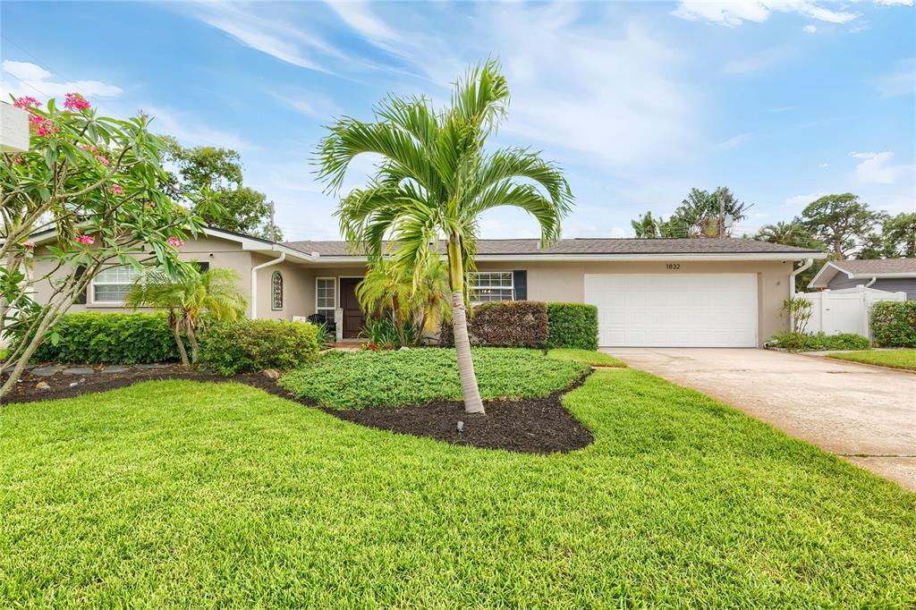 1832 69TH AVENUE S, ST PETERSBURG, FL — photo 3 of 54