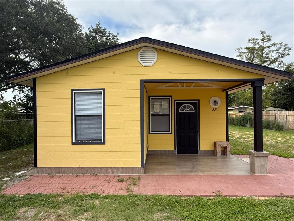 305 ARMOUR AVENUE