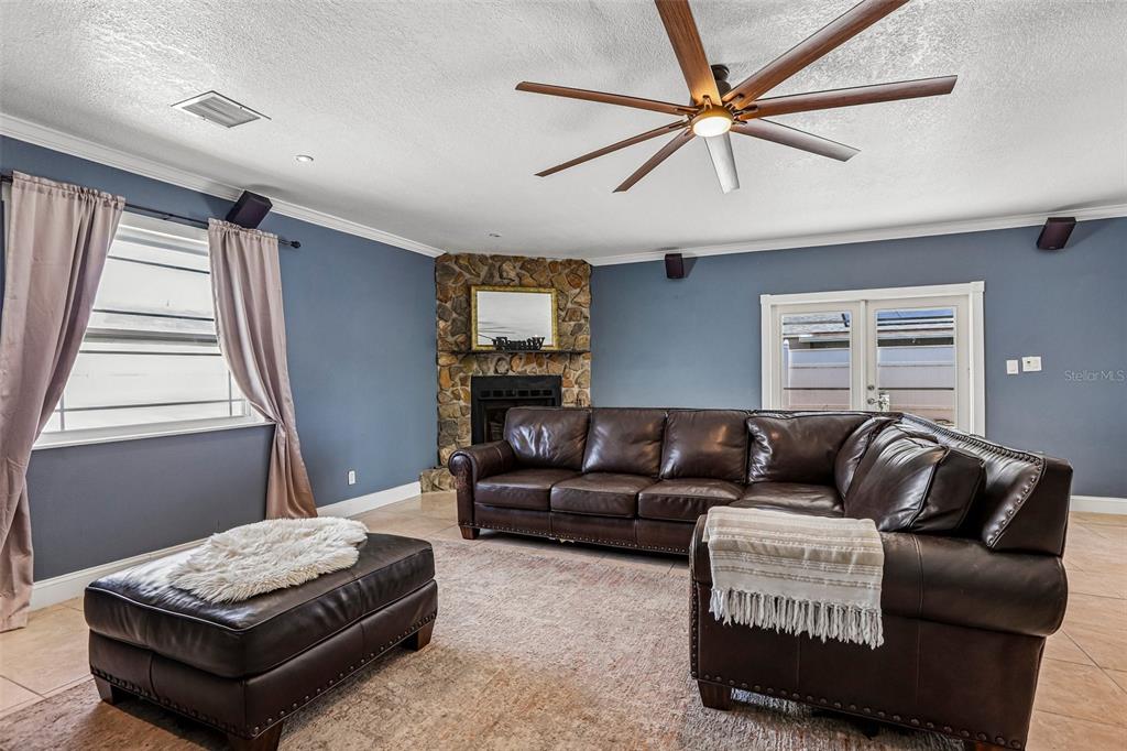 1009 COOLWOOD PLACE, BRANDON, FL — photo 3 of 30