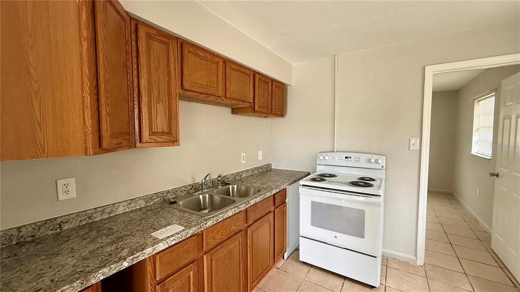 207 MILL STREET, WILDWOOD, FL — photo 4 of 13
