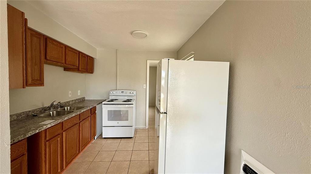 207 MILL STREET, WILDWOOD, FL — photo 5 of 13