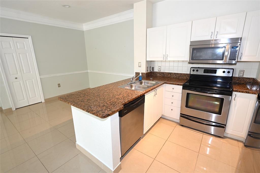 5110 NORTHRIDGE ROAD UNIT 202, SARASOTA, FL — photo 5 of 30