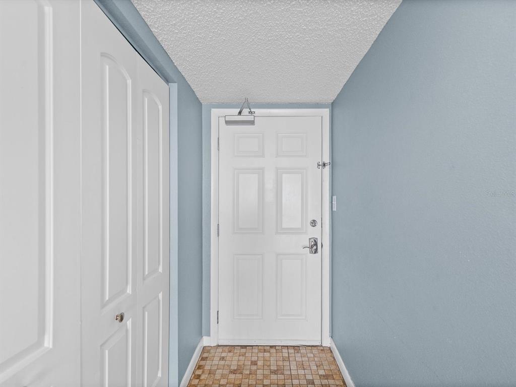 15000 GULF BOULEVARD UNIT 807, MADEIRA BEACH, FL — photo 3 of 30