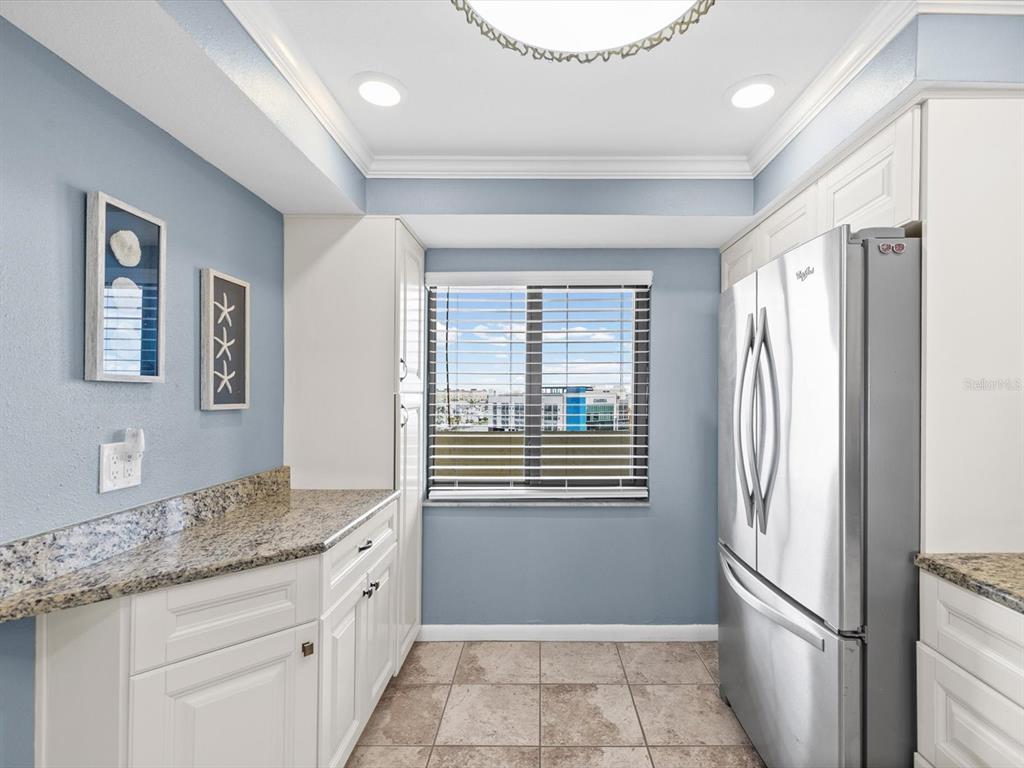 15000 GULF BOULEVARD UNIT 807, MADEIRA BEACH, FL — photo 5 of 30