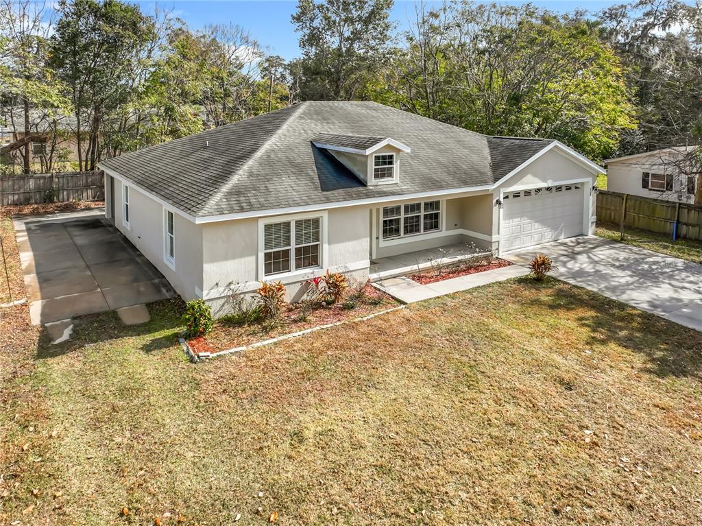 608 MASTERS AVENUE, WILDWOOD, FL — photo 5 of 30