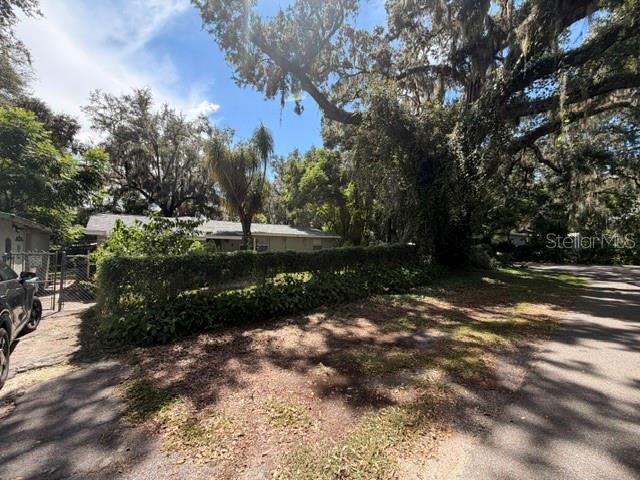 11615 GROVEWOOD AVENUE, THONOTOSASSA, FL — photo 4 of 29