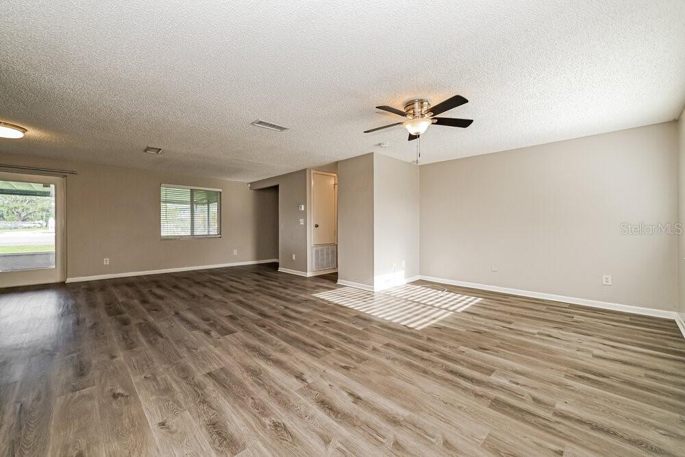 643 PINE FOREST DRIVE, BRANDON, FL — photo 5 of 16