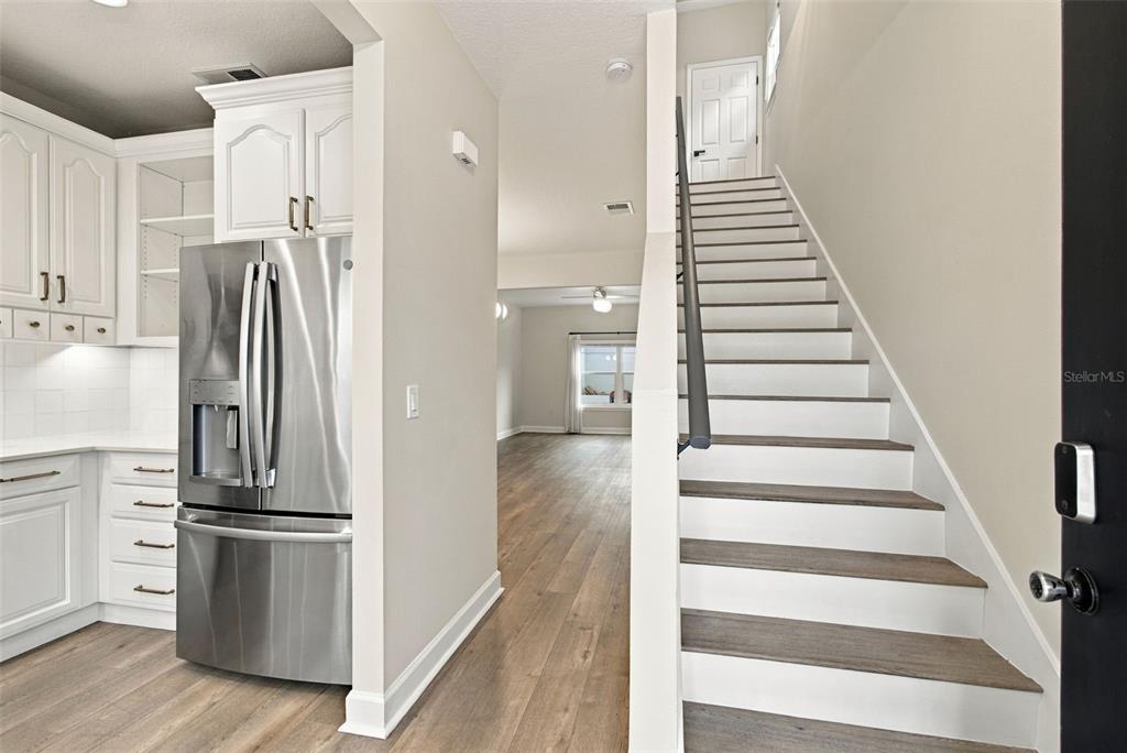 5303 POINT PLEASANT LANE, TAMPA, FL — photo 2 of 30