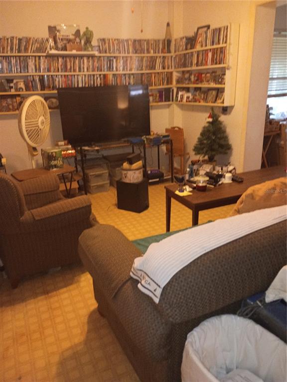 7017 TAMARACK DRIVE, TAMPA, FL — photo 2 of 8