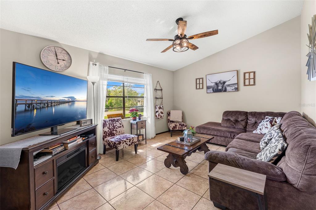 604 TRADEWINDS DRIVE, DELTONA, FL — photo 3 of 49