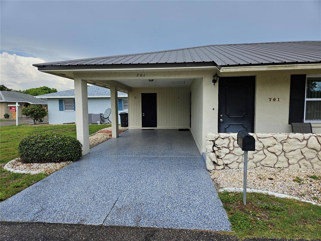 701 W BROCKTON PLACE, SUN CITY CENTER, FL — photo 4 of 28
