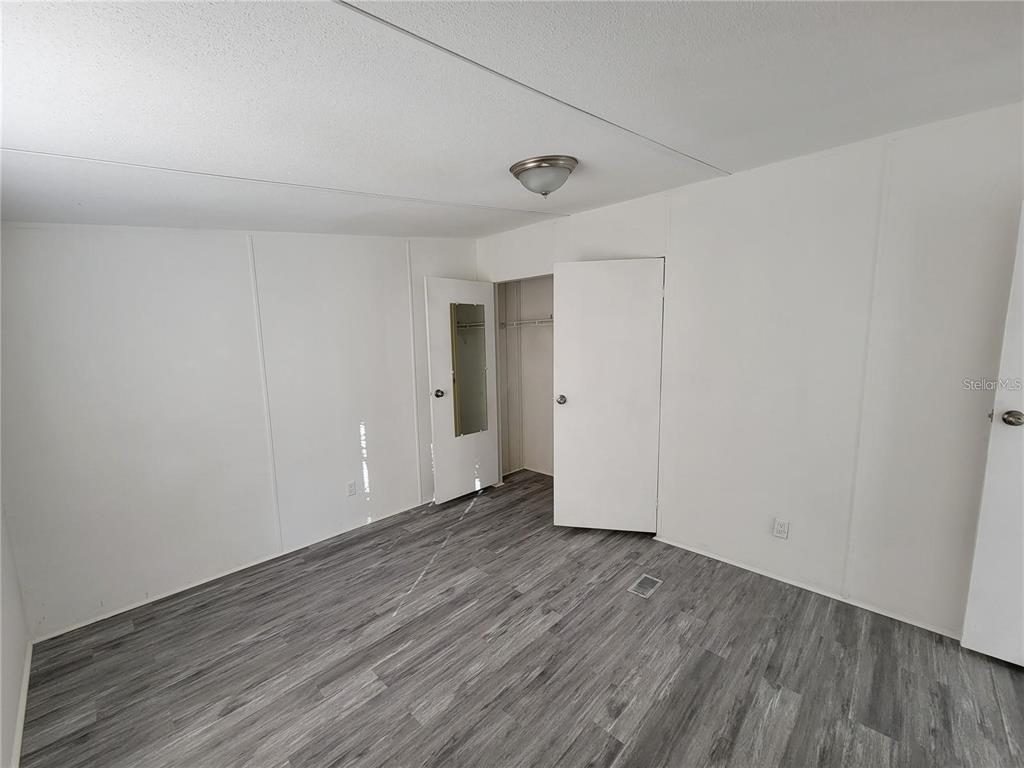 10386 SE 52ND COURT UNIT 13, BELLEVIEW, FL — photo 5 of 6