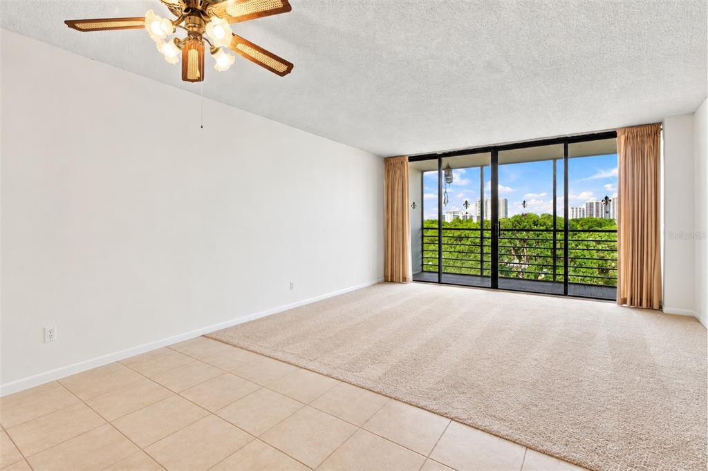 20400 W COUNTRY CLUB DRIVE UNIT 609, AVENTURA, FL — photo 3 of 30