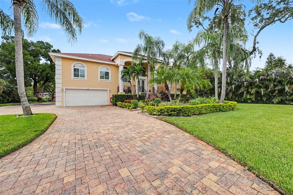 1021 W HENRY AVENUE, TAMPA, FL — photo 2 of 30
