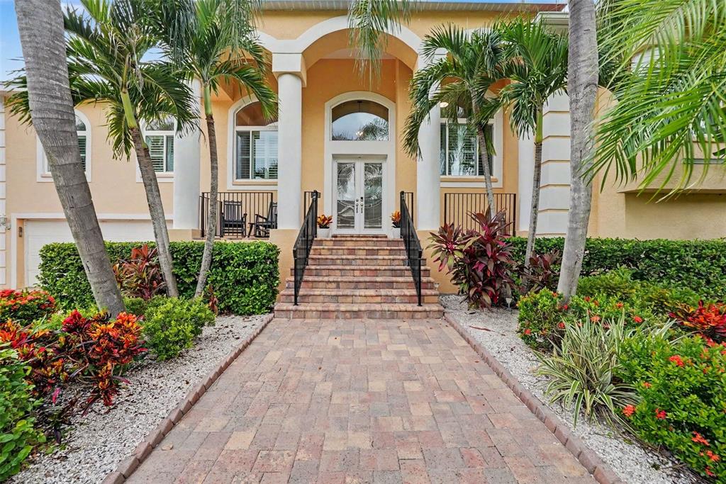1021 W HENRY AVENUE, TAMPA, FL — photo 3 of 30