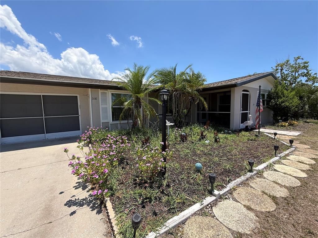 318 VENICE EAST BOULEVARD, VENICE, FL — photo 2 of 30