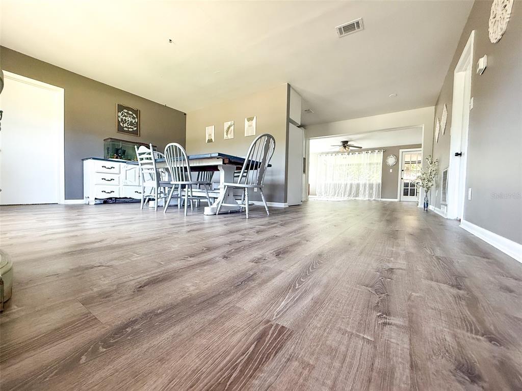 102 GLEN RIDGE AVENUE, TEMPLE TERRACE, FL — photo 4 of 30