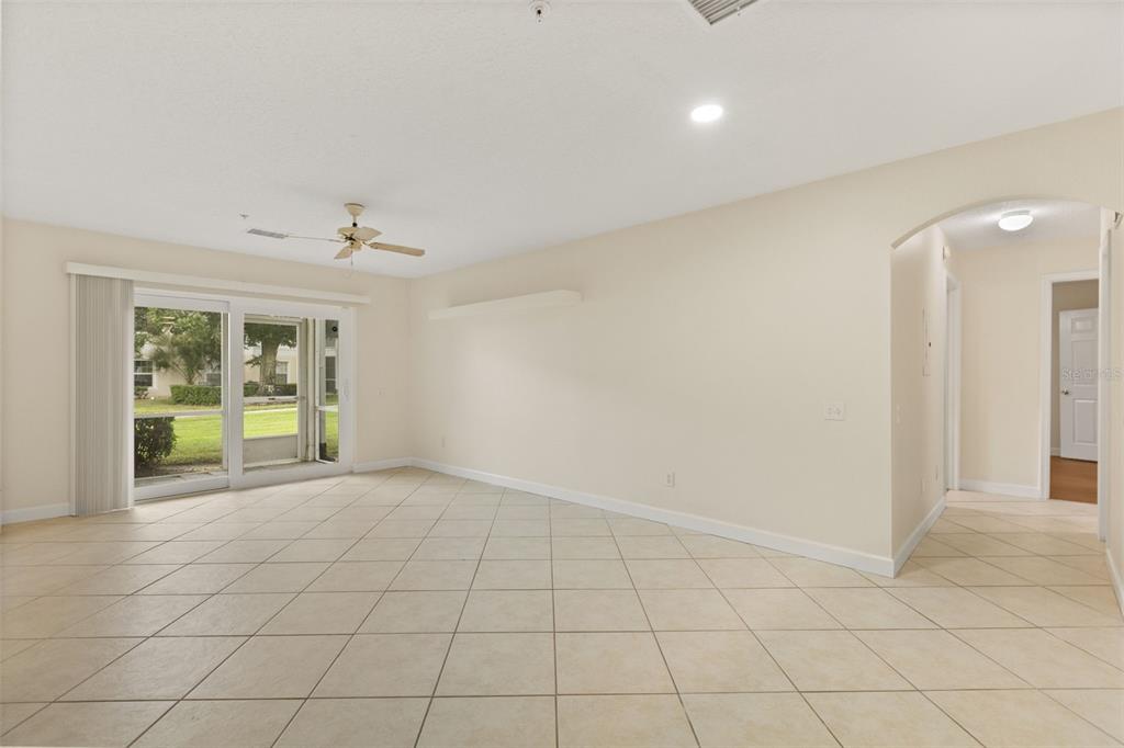 3930 SOUTHPOINTE DRIVE UNIT 205, ORLANDO, FL — photo 4 of 47