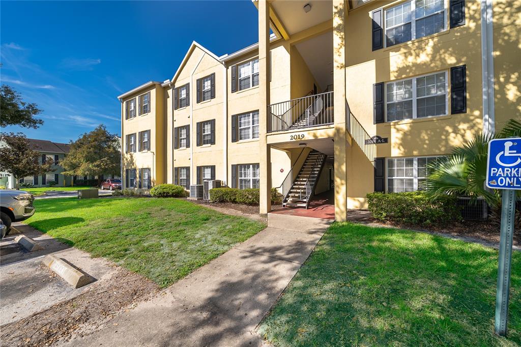2019 DIXIE BELLE DRIVE UNIT F, ORLANDO, FL — photo 5 of 32