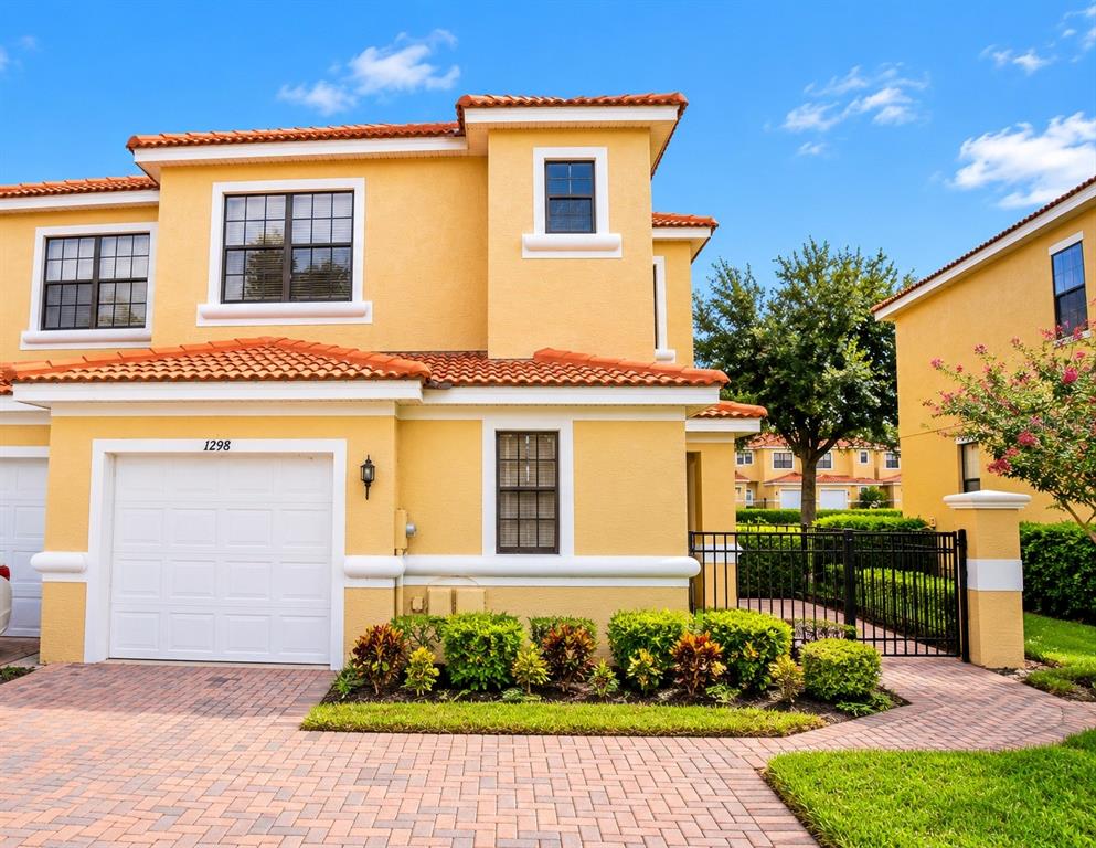 1298 CLOVE DRIVE