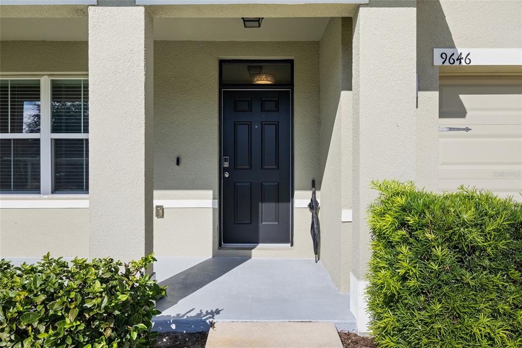 9646 TRONCAIS CIRCLE, THONOTOSASSA, FL — photo 3 of 30