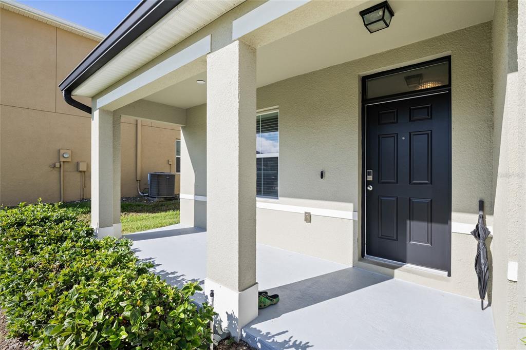 9646 TRONCAIS CIRCLE, THONOTOSASSA, FL — photo 4 of 30