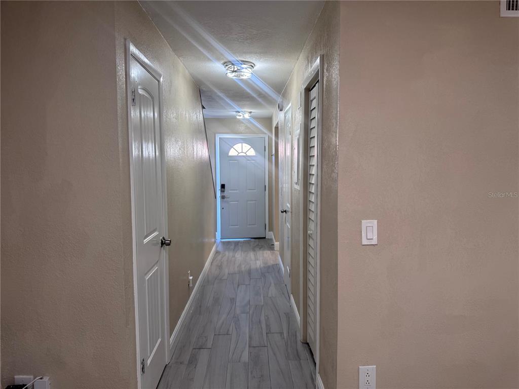 3418 SUNRISE VILLAS COURT N, TAMPA, FL — photo 4 of 29