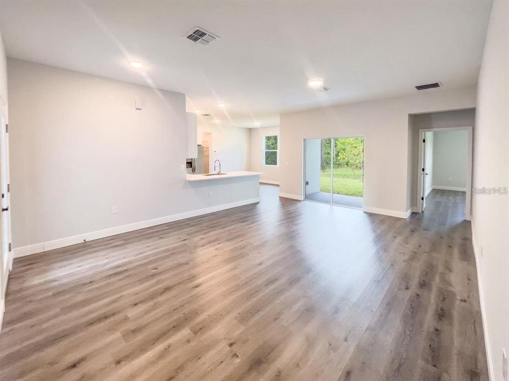 1580 EAST PARKWAY, DELAND, FL — photo 2 of 11