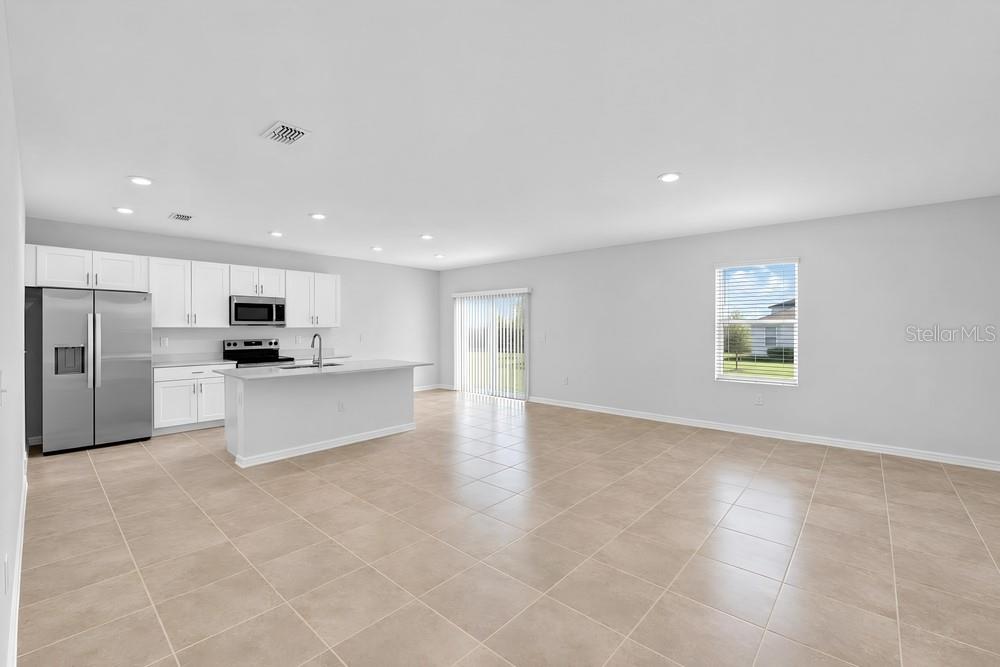5464 CROWN POINT ROAD, KISSIMMEE, FL — photo 3 of 33