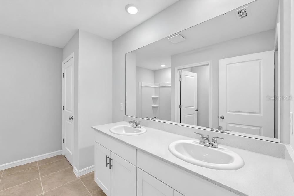 5464 CROWN POINT ROAD, KISSIMMEE, FL — photo 4 of 33