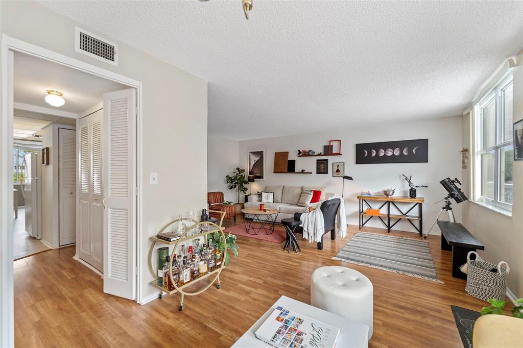 4720 LOCUST STREET NE UNIT 210, ST PETERSBURG, FL — photo 5 of 33