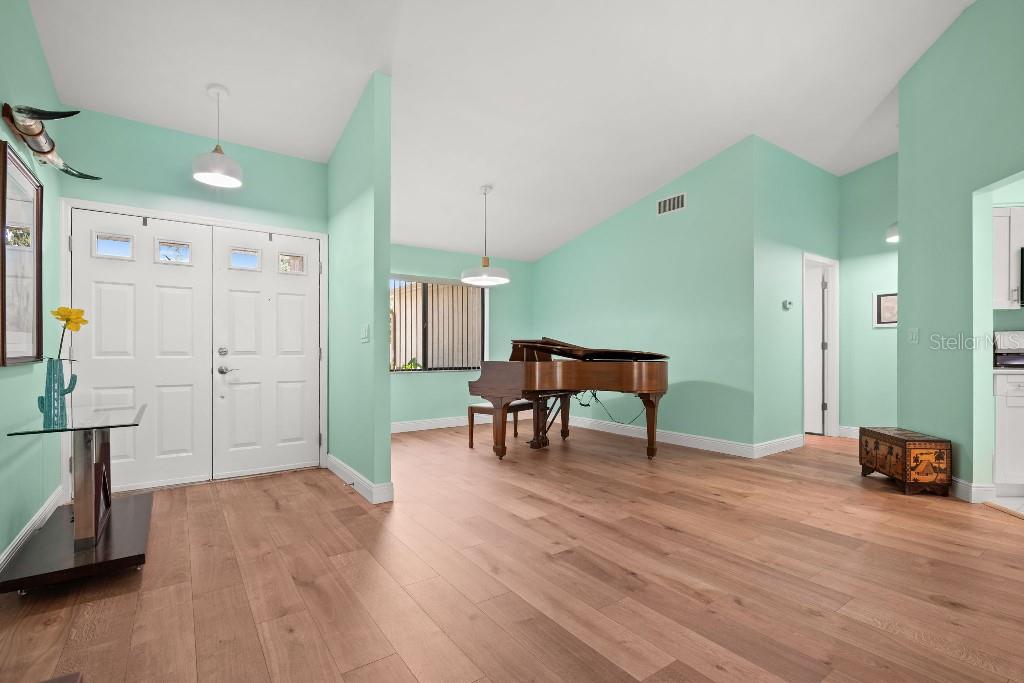 2109 CYPRESS POINT DRIVE N, CLEARWATER, FL — photo 5 of 30