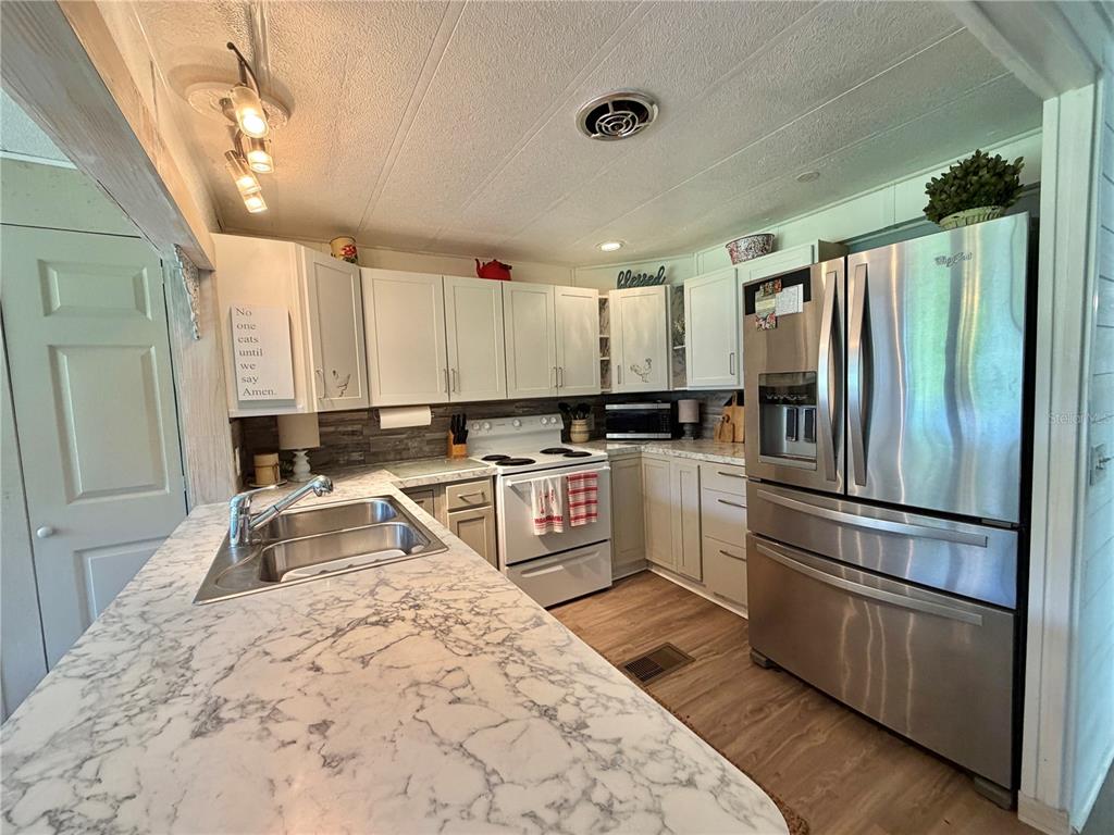 107 ROYAL PALM DRIVE, LEESBURG, FL — photo 5 of 60