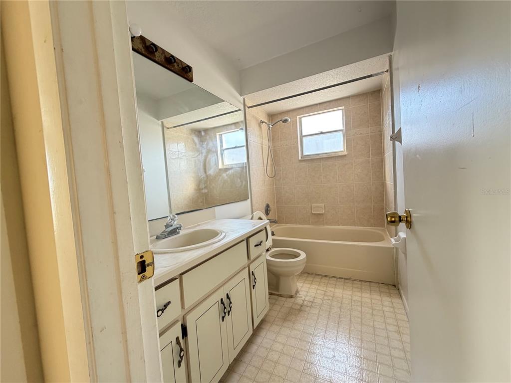 2750 SAFFRON DRIVE, ORLANDO, FL — photo 2 of 9