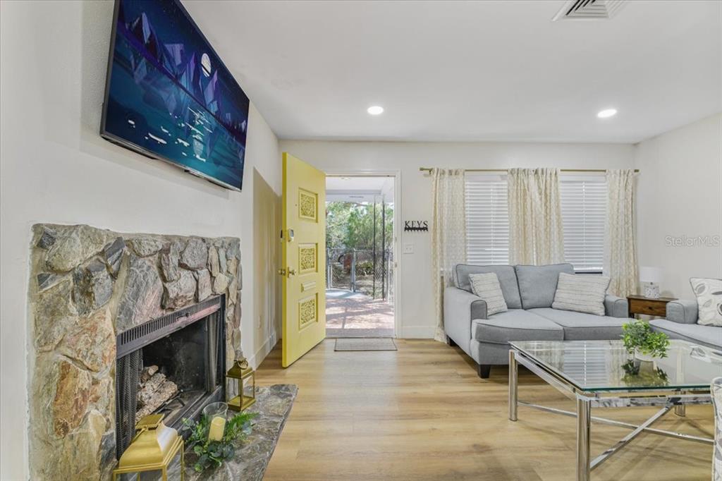 1003 ENGMAN STREET, CLEARWATER, FL — photo 4 of 30